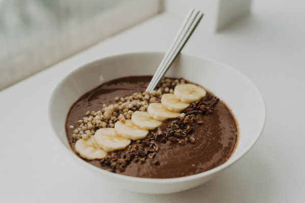 PLATED SNACK Chocolate Smoothie Bowl scaled